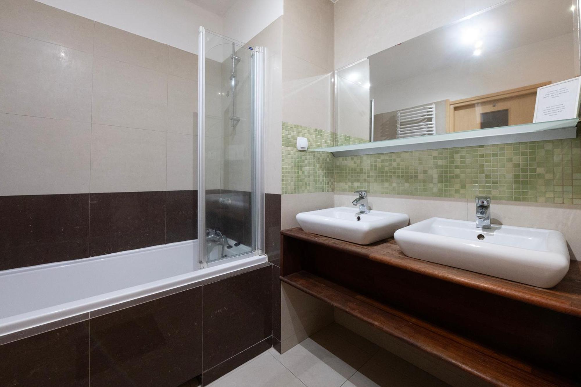 Piotrkowska-ll-70m Cosy&secure Free Parking Apartament
